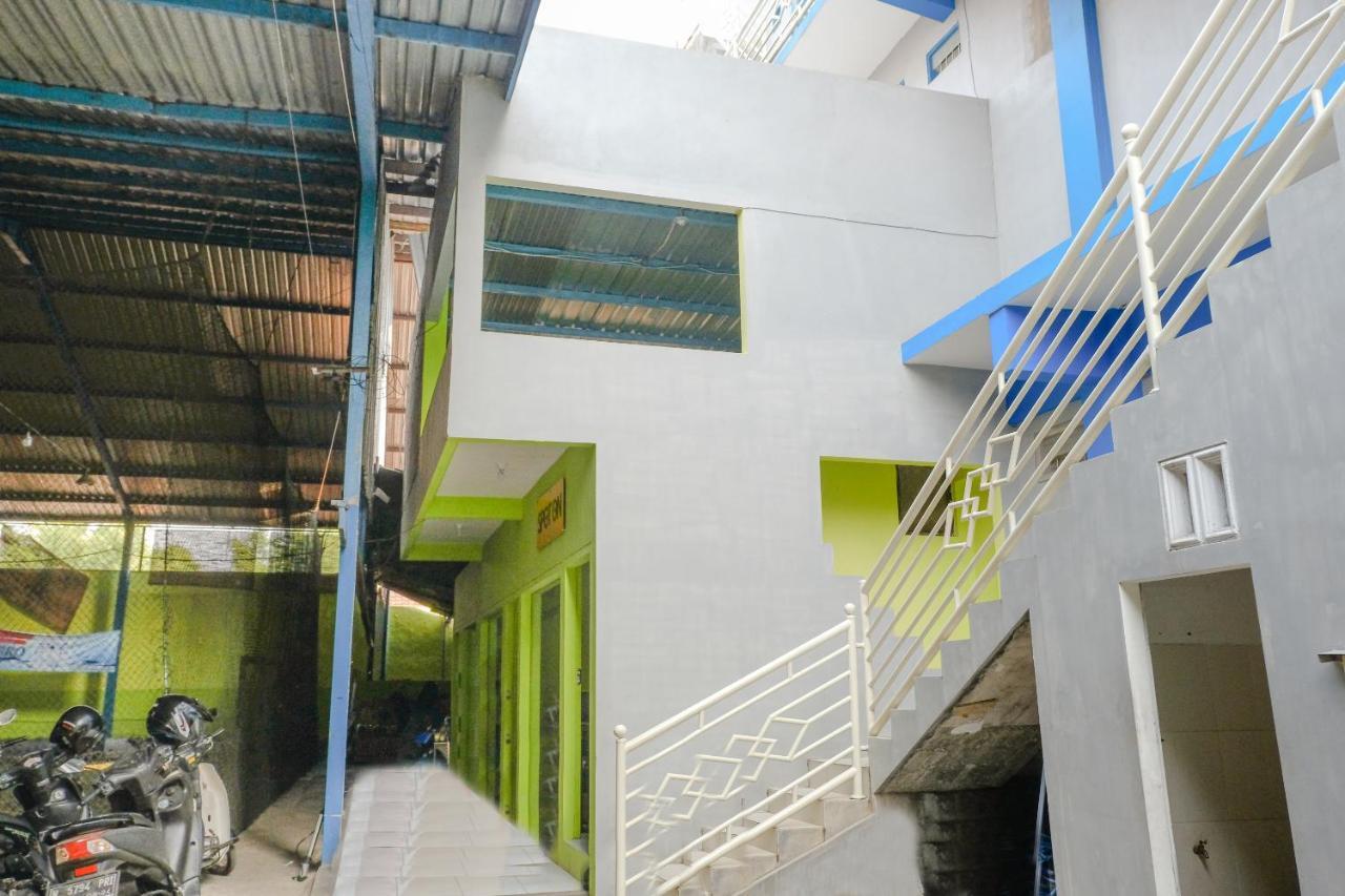 Spot On 2081 Sriwijaya Family Residence Lawang Exterior foto